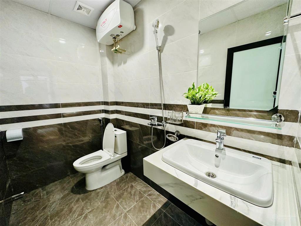 Studio 46b trần hữu tước, ô tô đỗ cửa (ngay gần hv ngân hàng, thủy lợi, y hà nội)