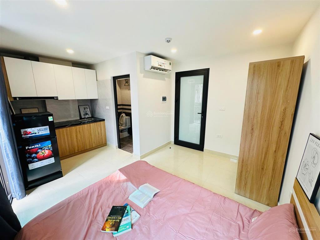 Studio 46b trần hữu tước, ô tô đỗ cửa (ngay gần hv ngân hàng, thủy lợi, y hà nội)