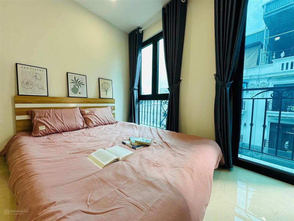Studio 46b trần hữu tước, ô tô đỗ cửa (ngay gần hv ngân hàng, thủy lợi, y hà nội)