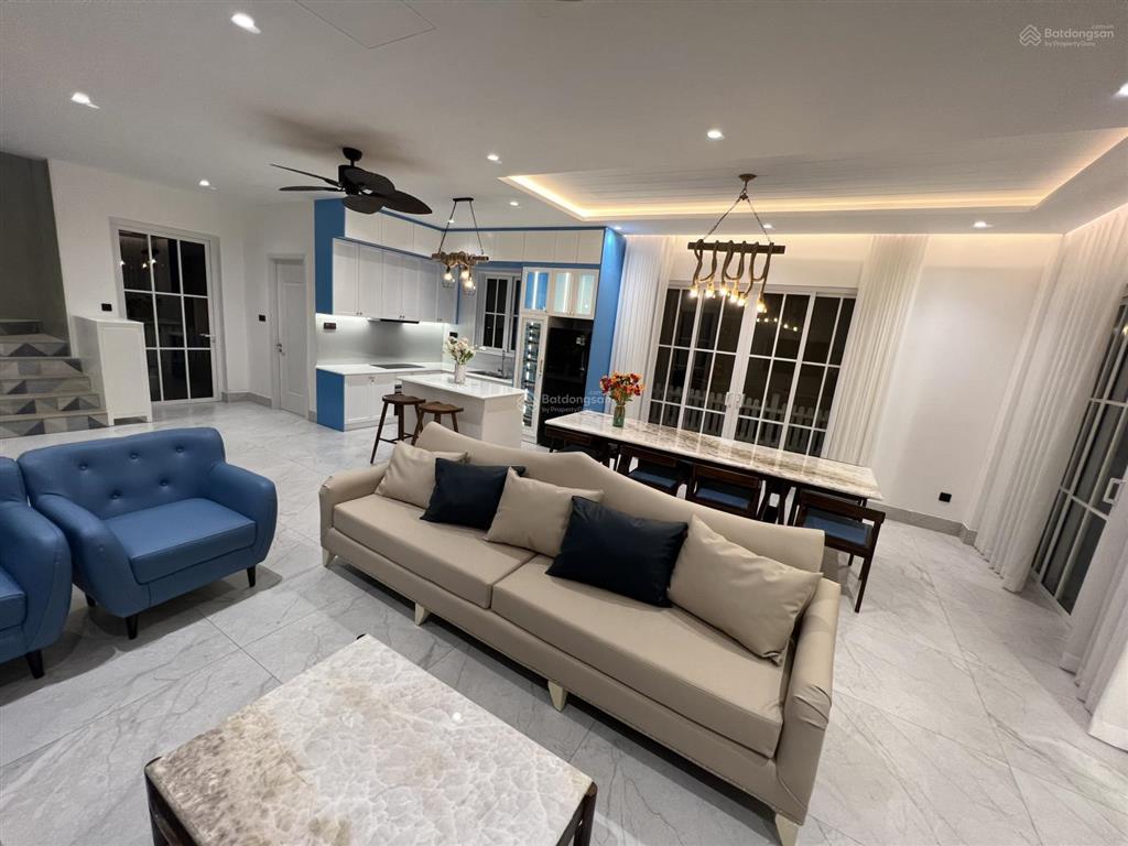 Bán biệt thự đơn lập novaworld phan thiết, giá tốt thị trường với 12 tỷ. đang cho thuê ổn định