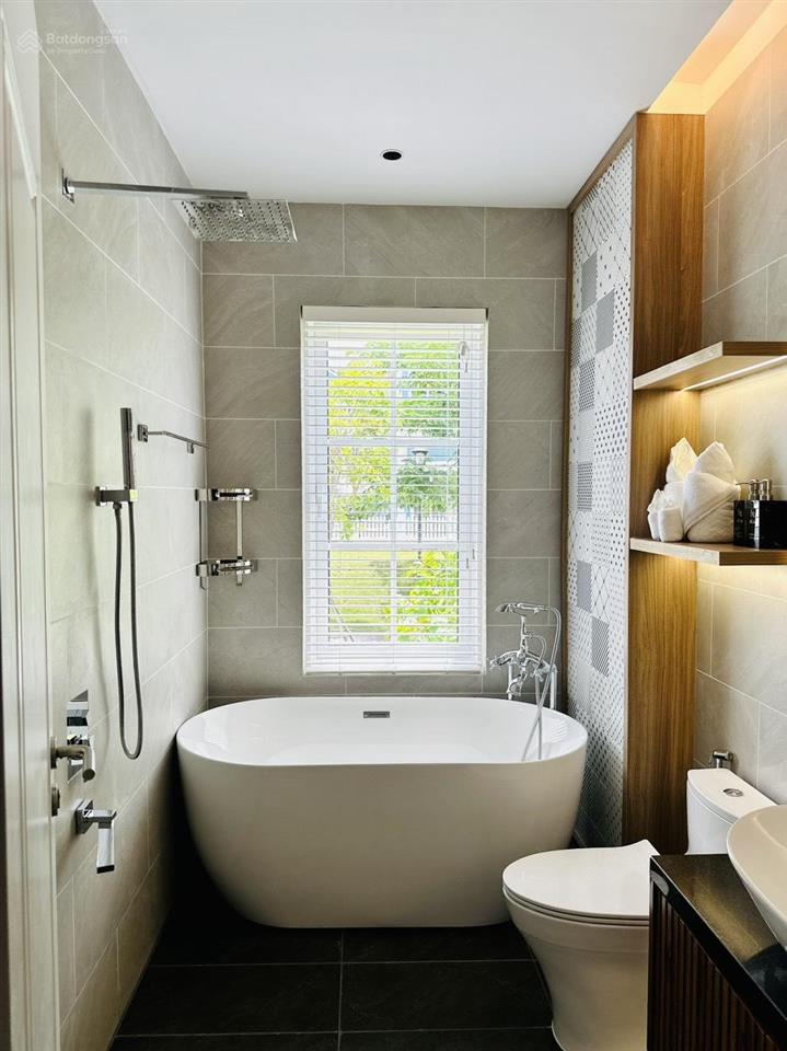 Bán biệt thự đơn lập novaworld phan thiết, giá tốt thị trường với 12 tỷ. đang cho thuê ổn định