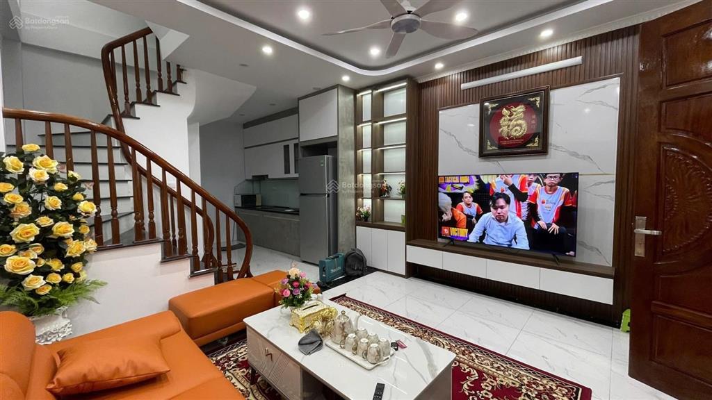 Vì sao 6,4 tỷ đã sở hữu căn nhà cổ linh  long biên 52m2 x 5t  đối diện aeon mall?