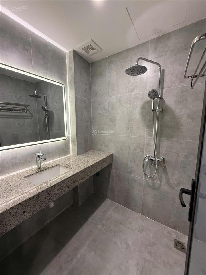 Giảm sốc 2 tỷ giá nhỉnh 11 tỷ ngọc thuỵ  long biên 65m x 5t  thang máy  ô tô  full nội thất.