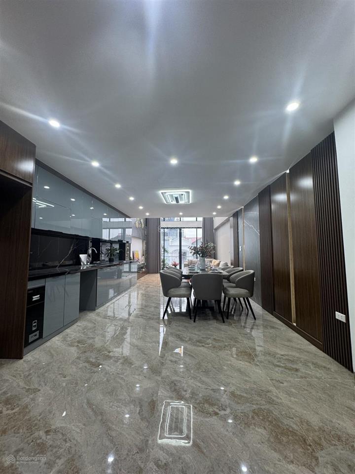 Bán nhà ngọc thụy  long biên 40m x 5t  ô tô tránh  ngõ nông  dòng tiền  giá nhỉnh 9 tỷ.