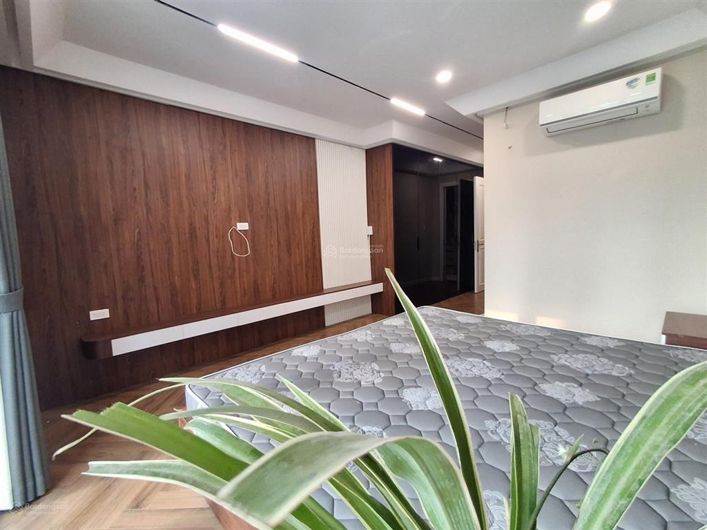 Chủ bán gấp nhà hồng tiến  long biên 50m x 6t  thang máy  ô tô  dòng tiền  giá nhỉnh 13 tỷ.