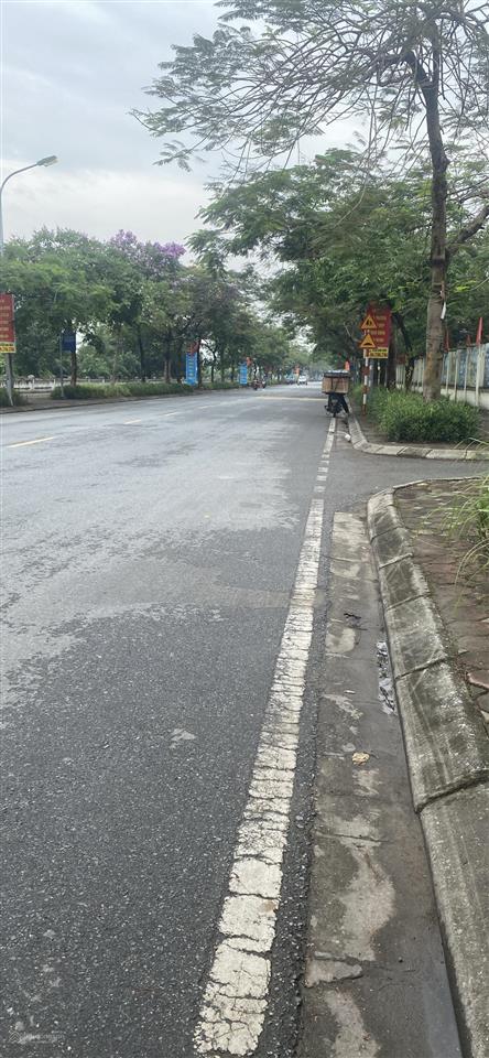 Chủ bán gấp đất giang biên  long biên 55m  mt 4m  ô tô tránh  ngõ thông  giá nhỉnh 8 tỷ.