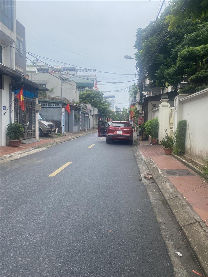Chủ bán gấp đất giang biên  long biên 55m  mt 4m  ô tô tránh  ngõ thông  giá nhỉnh 8 tỷ.