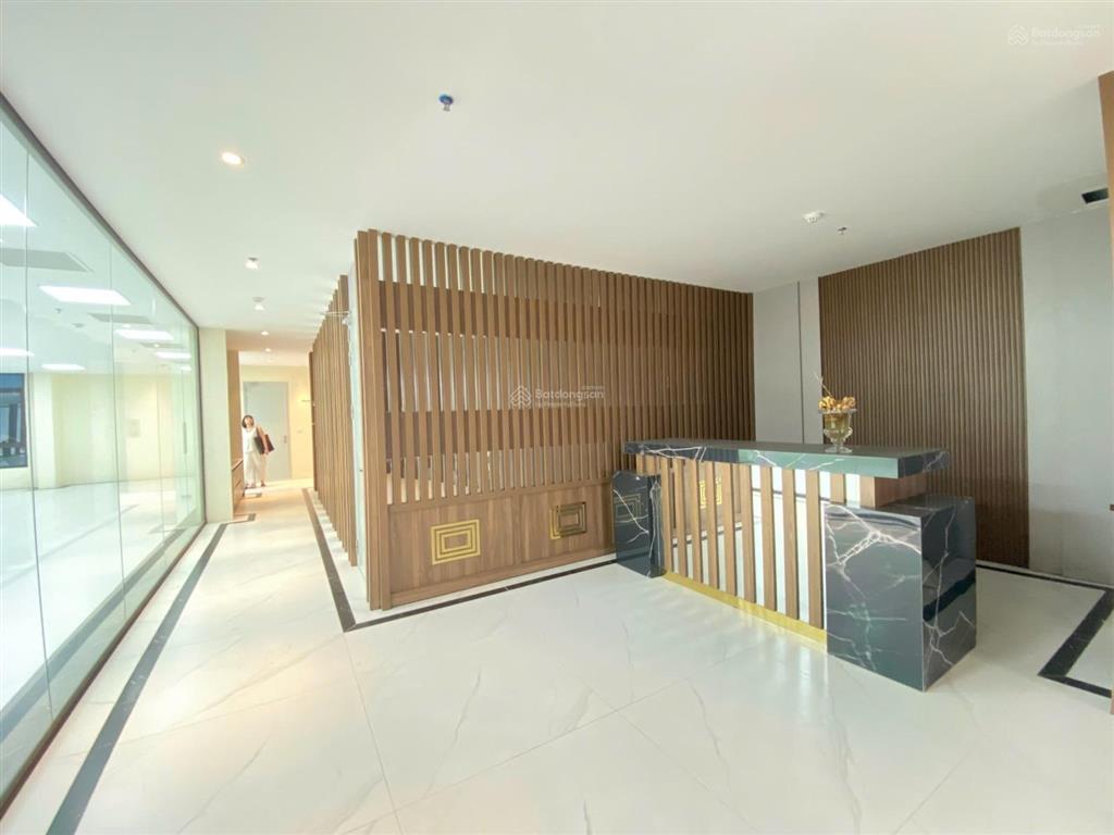 Bán nhà phố hồng tiến  long biên 480m x 10t  mt 18m  kinh doanh  dòng tiền  ô tô  giá 320 tỷ.