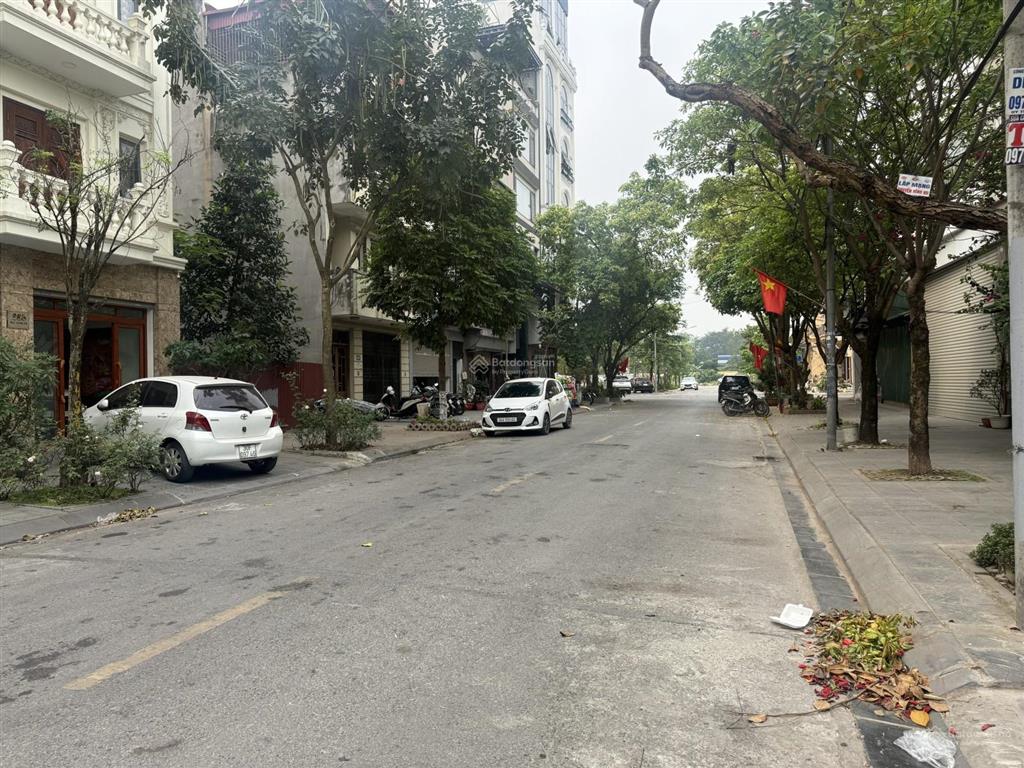 Hiếm! bán đất 45m  mt 5,5m  ngõ nông  kinh doanh  ô tô vào nhà  lô góc  giá nhỉnh 8 tỷ.