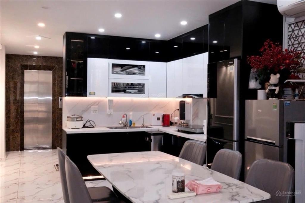 Bán nhà phúc lợi  long biên 40m x 6t  thang máy  ngõ nông  full nội thất  giá 6 tỷ.