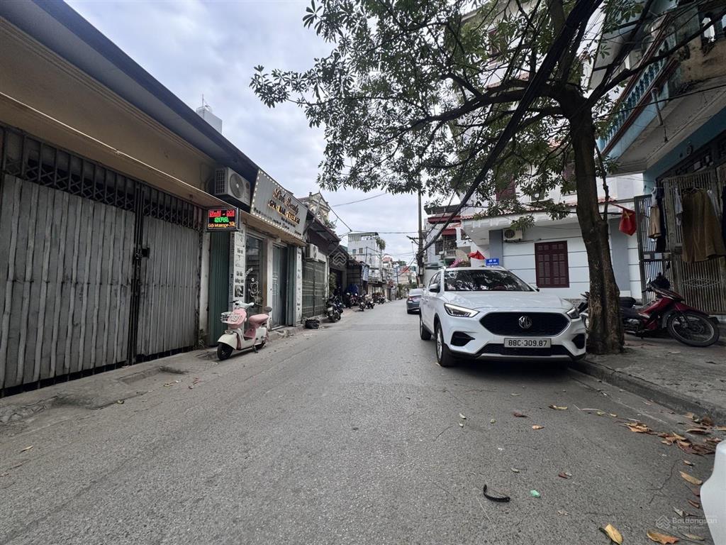 Bán đất việt hưng  long biên 50m  mt 4m  ô tô vào nhà  ngõ nông  dòng tiền  giá nhỉnh 9 tỷ.