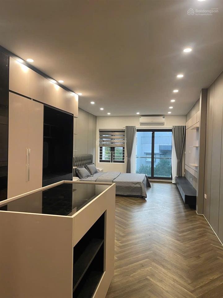 Hiếm! bán nhà thạch bàn  long biên 45m x 6t  thang máy  ô tô tránh  phân lô  giá nhỉnh 10 tỷ.