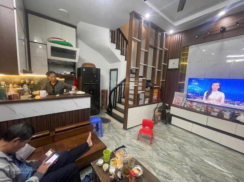 Hiếm bán nhà ngọc thụy  long biên 35mx5t  full nội thất  20m ra ô tô tránh  giá 7,25 tỷ.