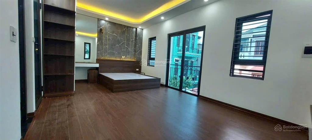 Hiếm bán nhà ngọc thụy  long biên 35mx5t  full nội thất  20m ra ô tô tránh  giá 7,25 tỷ.