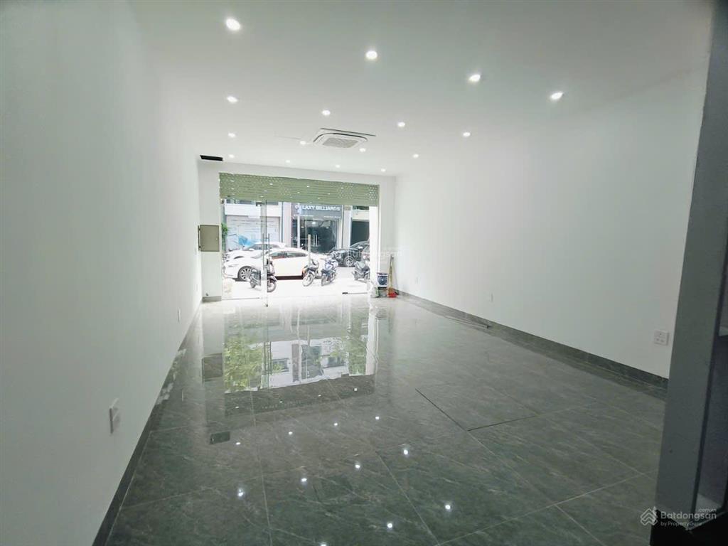 Cho thuê nhà kđt galaxy tố hữu. dt 90m2, 6 tầng thang máy