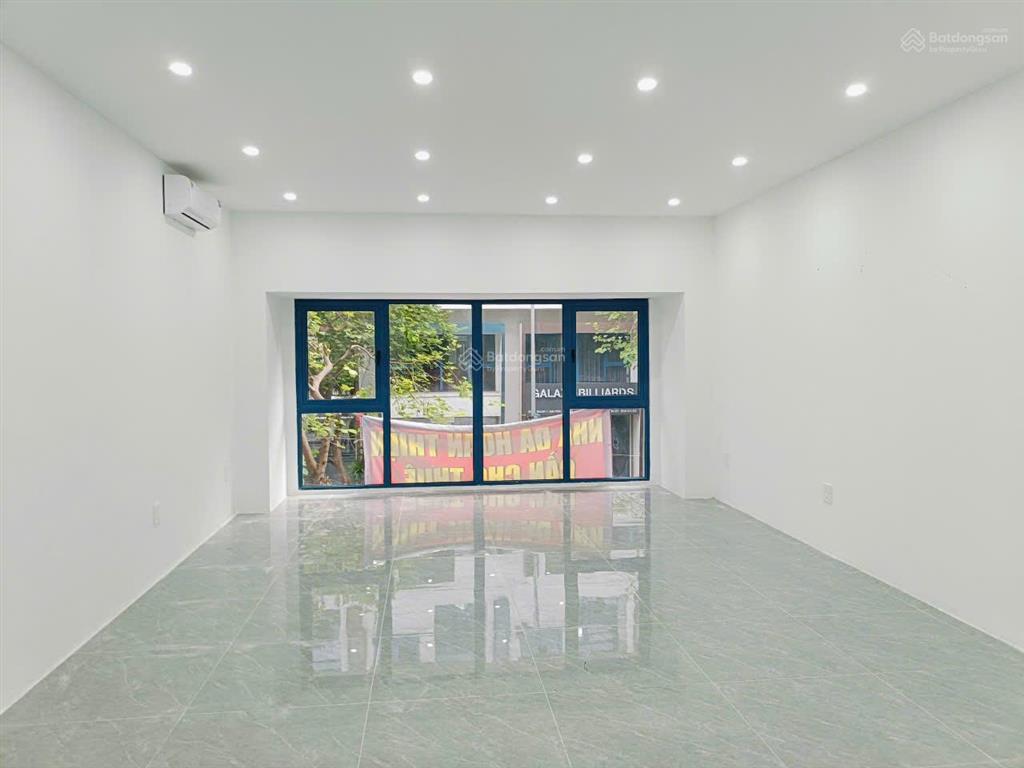 Cho thuê nhà kđt galaxy tố hữu. dt 90m2, 6 tầng thang máy