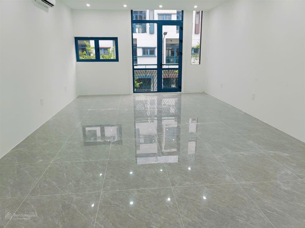 Cho thuê nhà kđt galaxy tố hữu. dt 90m2, 6 tầng thang máy