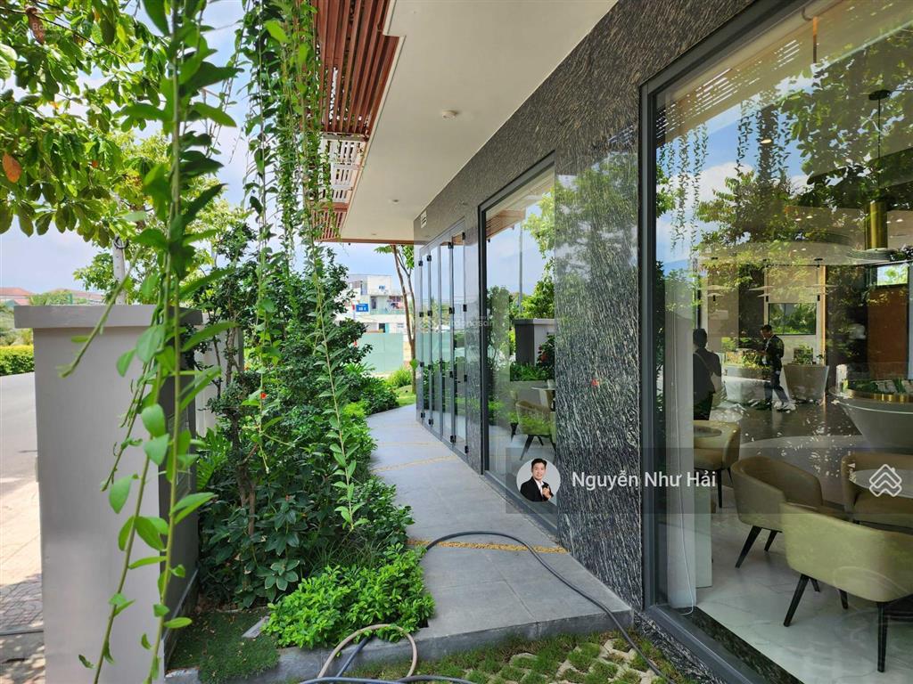 Bán villa bt1.3  220m2 ngang 10m the meadow bình chánh chỉ 1 căn chỉ 18 tỷ.  pkd 0931 280 ***