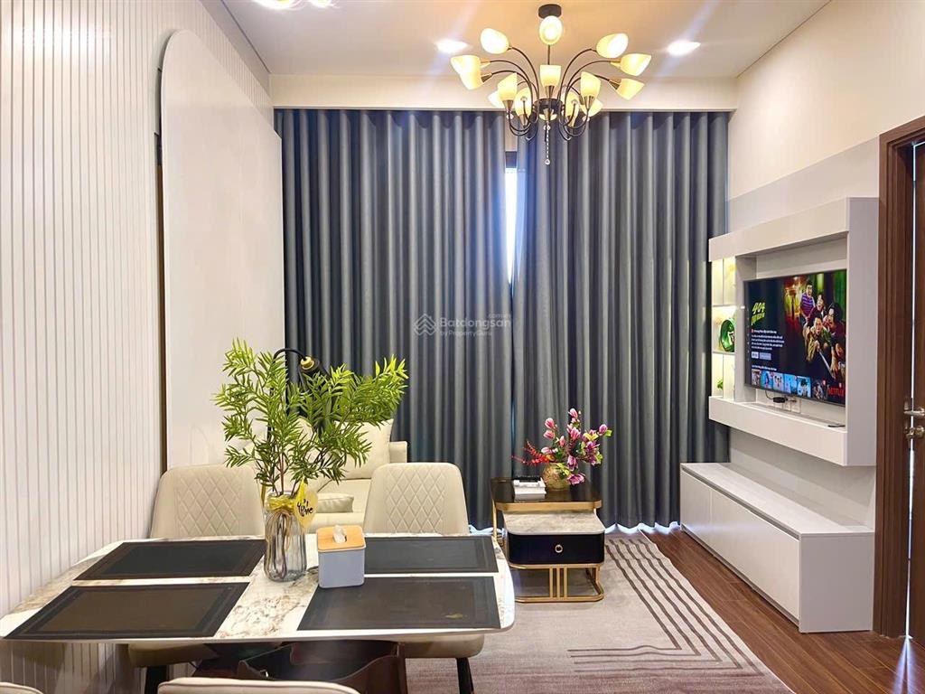 Tôi cần bán nhanh căn hộ cao cấp p3 dt 33m2 hỗ trợ vay, căn có ban công, giá 2,290 tỷ