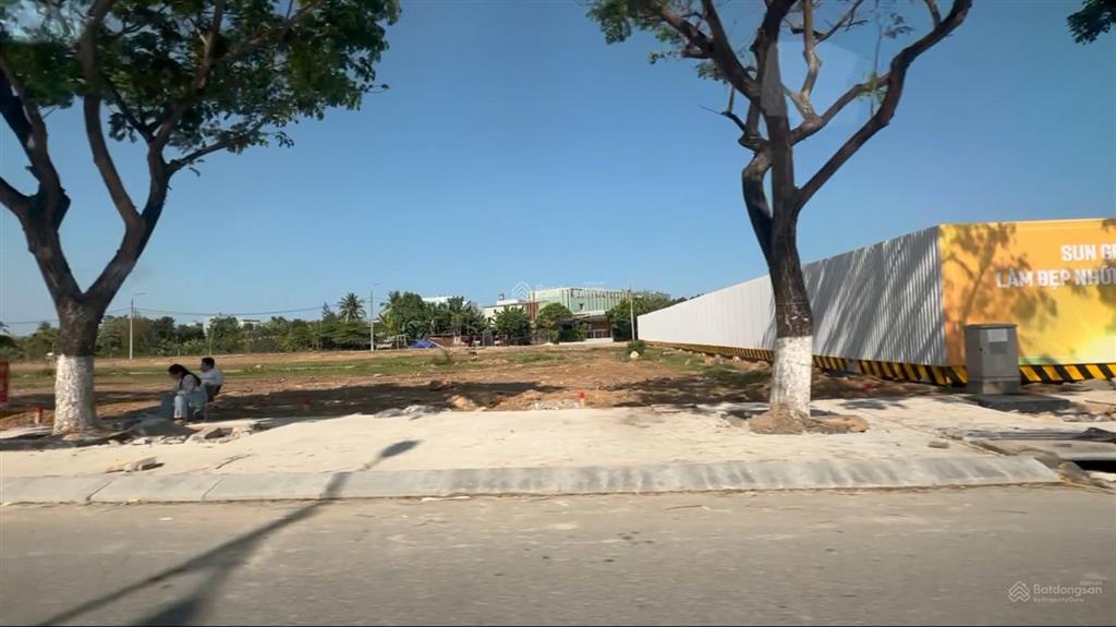 Giỏ hàng mới từ chủ đầu tư  2 lô liền kề mặt tiền võ chí công ngay toà căn hộ góc ngã tư