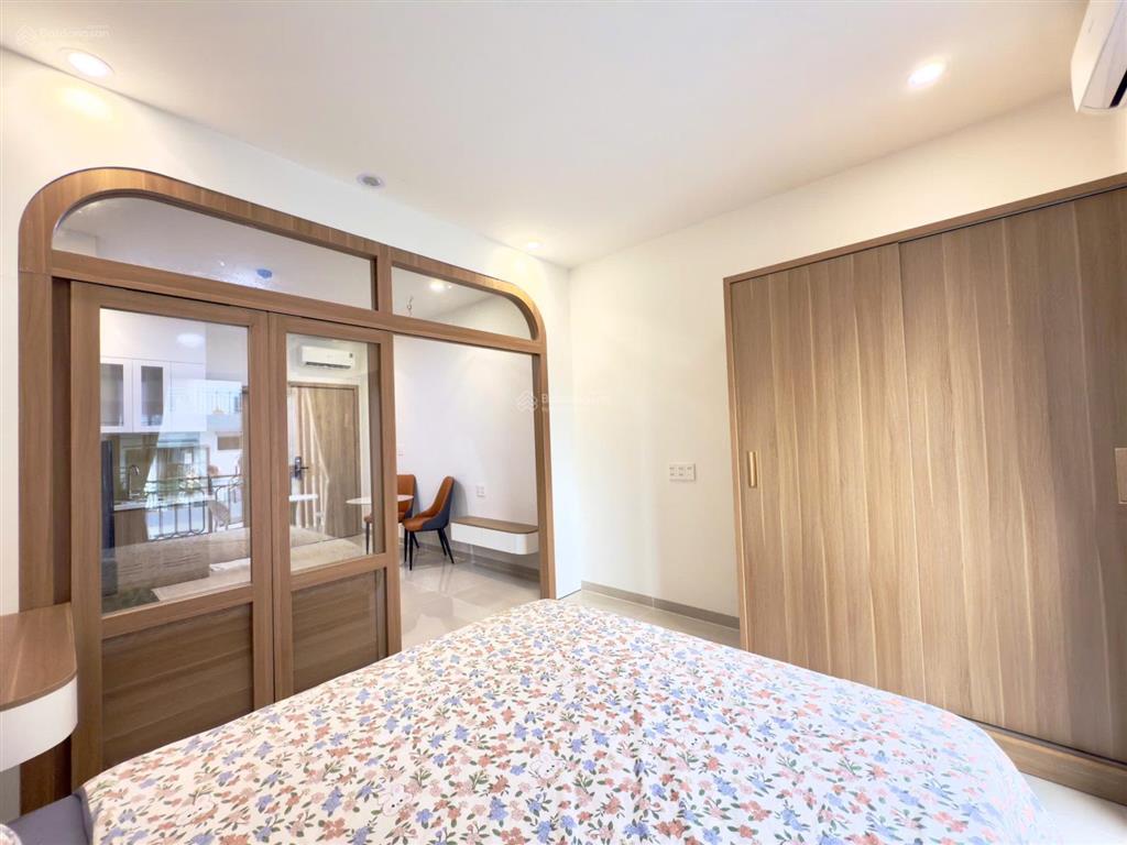 Thiết kế cực sang  1pn  tách xa bếp  tone nâu sáng  ngay thảo điền , q2.