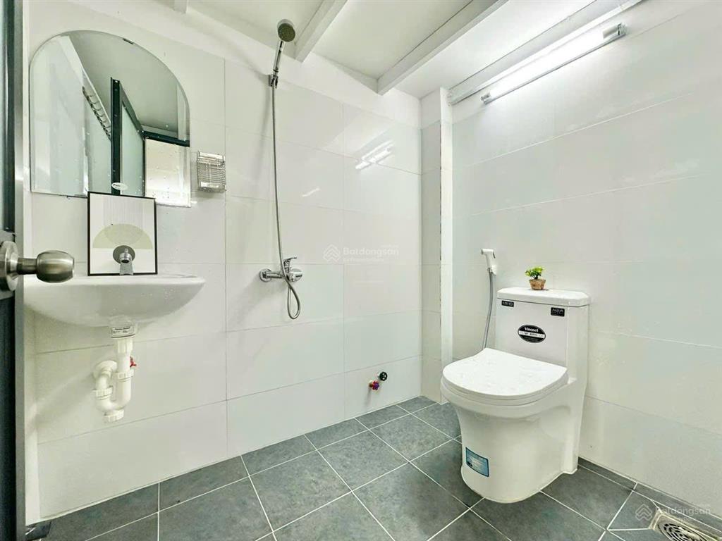 Duplex giá sinh viên gần đh gtvt, umt  mới đẹp  gác cao 1m78  ở liền tại q2
