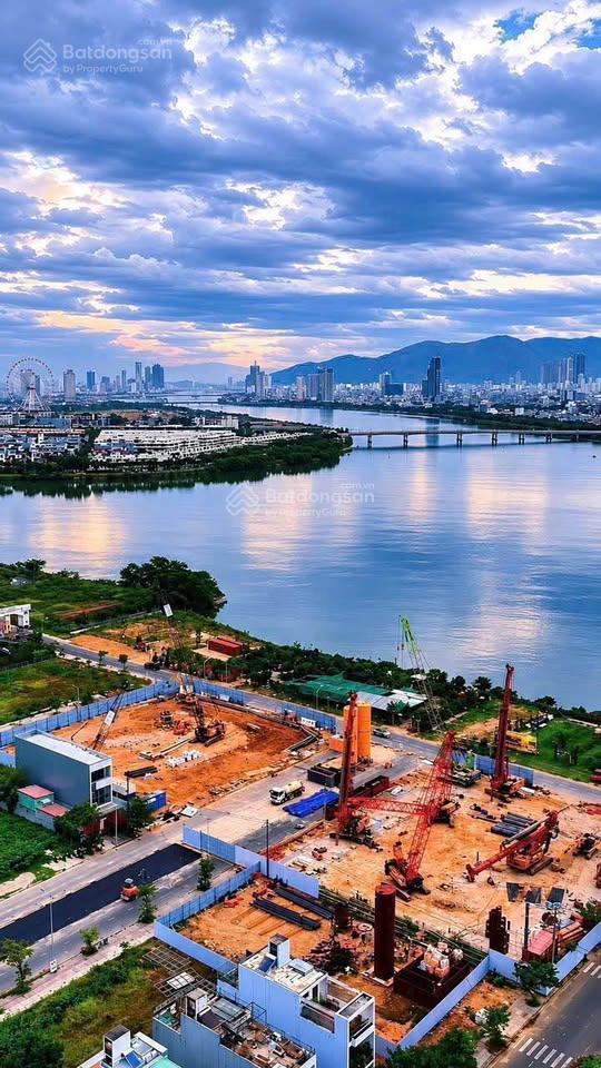 Quỹ căn view pháo hoa diff. căn hộ slight tower 3 mặt sông giá ưu đãi đợt 1 chỉ 54 triệu/m2.