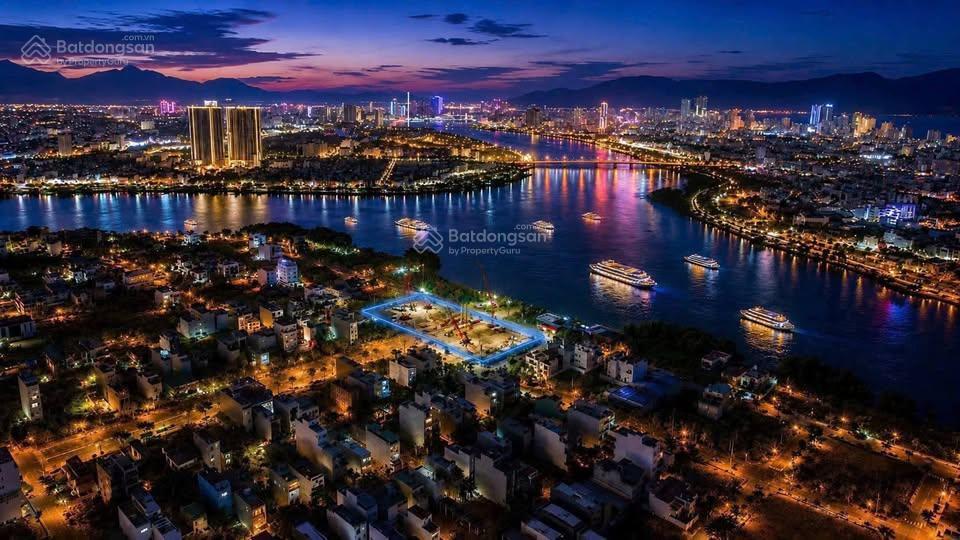Quỹ căn view pháo hoa diff. căn hộ slight tower 3 mặt sông giá ưu đãi đợt 1 chỉ 54 triệu/m2.