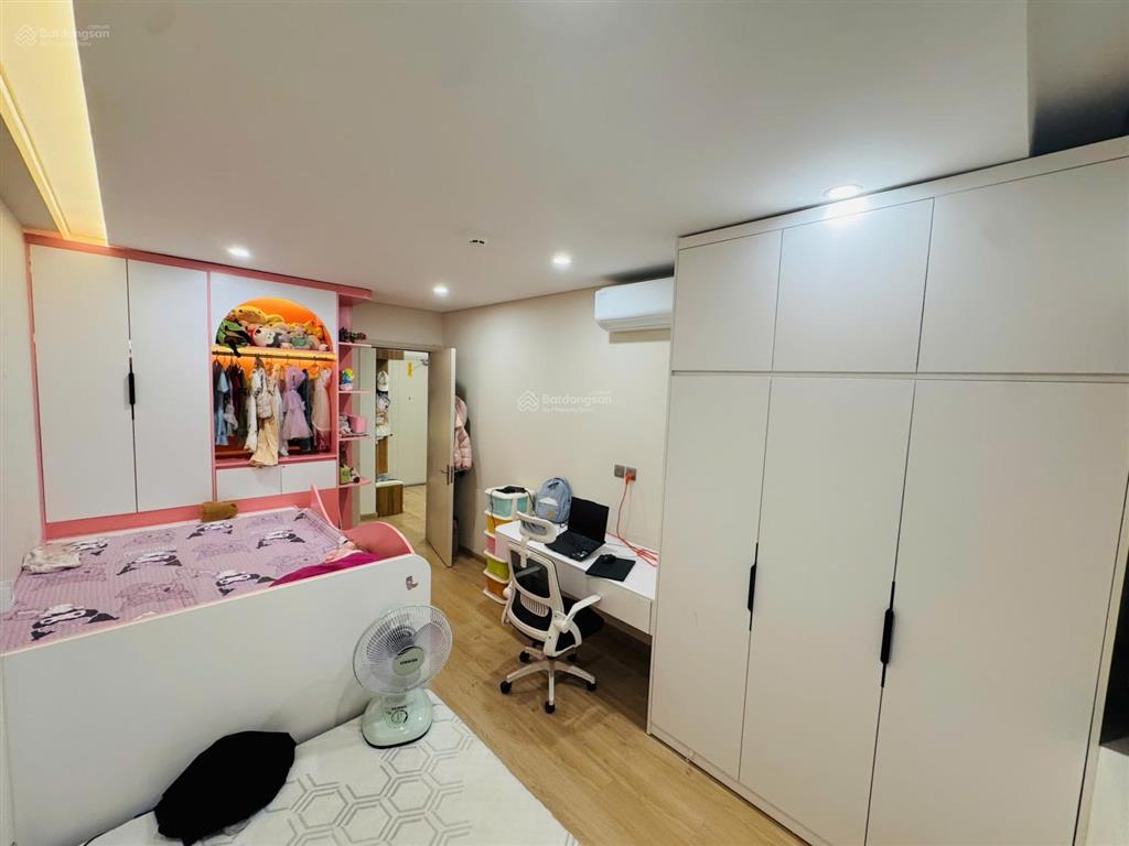 Tôi cần bán! căn 2pn/2wc diện tích 72m2. giá full nội thất liền tường 5.4tỷ, vay 65% miễn lãi 18th