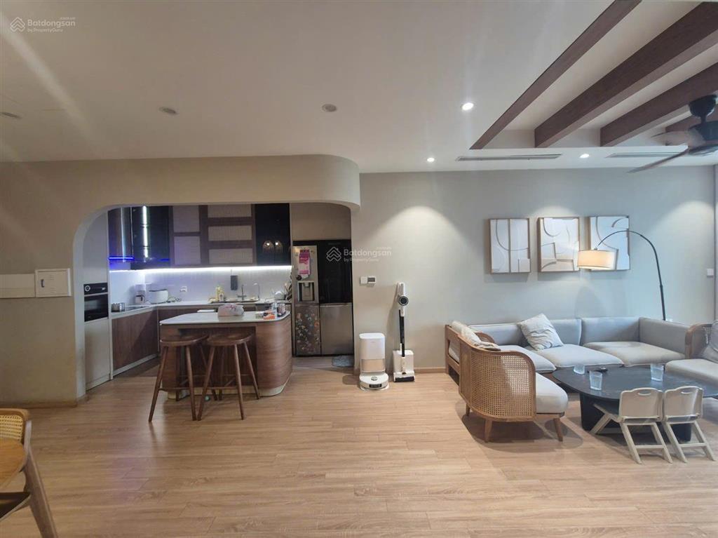 Chính chủ! bán căn 104m tầng 18 view công viên. giá 9,2 tỷ full nội thất. sẵn sổ đỏ sang tên ngay.