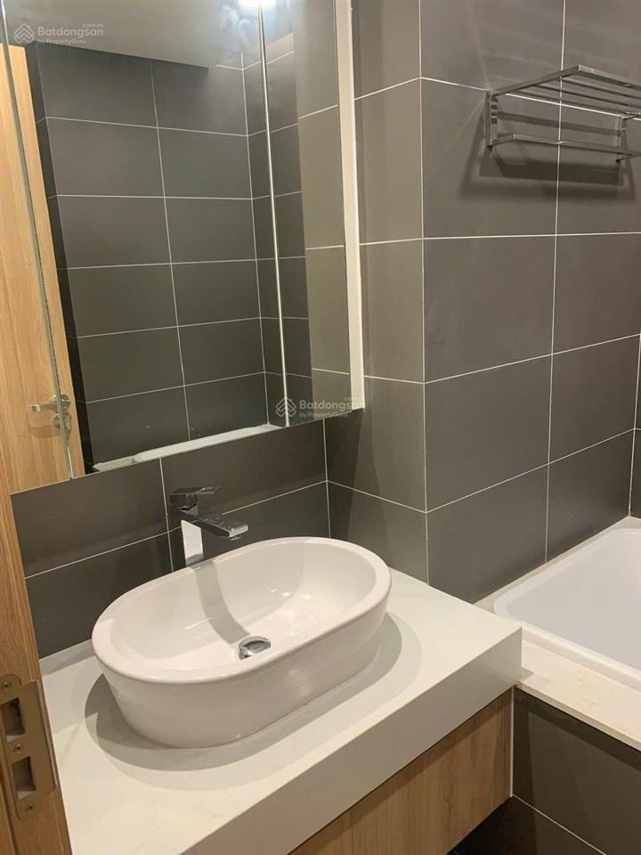 Cắt lỗ! cần bán căn góc 2 ban công 3pn/2wc/104m2. giá full bao thuế phí 9.5 tỷ có thương lượng