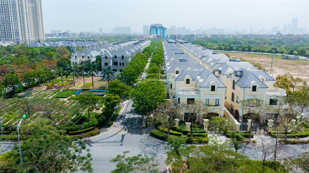 Tôi chính chủ bán liền kề đường 3.5 diện tích 90m, 2 mặt tiền, gần sông. giá full thuế phí 20,7 tỷ