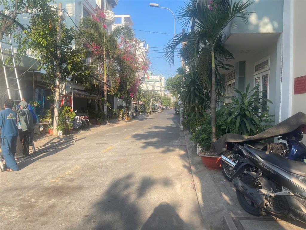 Bán 110m2 đất đường số 1 phường tân phú ngay chợ tân mỹ, phú mỹ hưng cạnh bệnh viện fv,