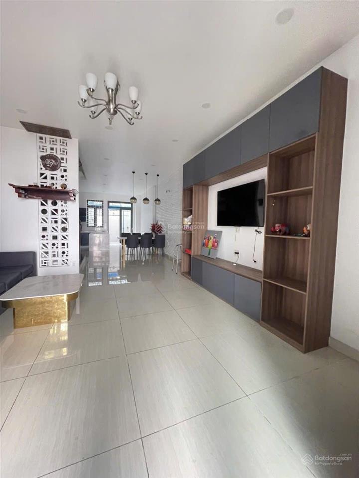 Cho thuê nhà đẹp đường số 14 phường tân phong quận 7. gần trường rmit, tôn đức thắng, pmh