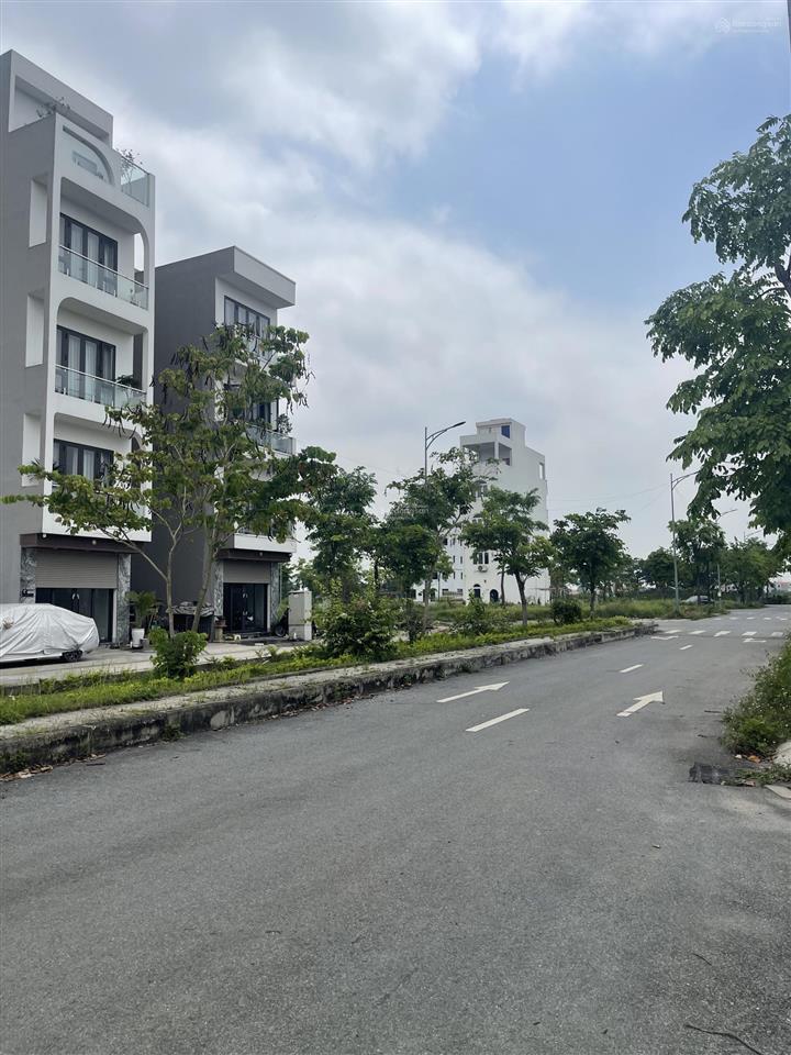 Tđc cổ dương ,phân lô 3 thoáng vỉa hè ,11 tỷ ( có tl) 200m ra võ nguyên giáp .0869 109 ***