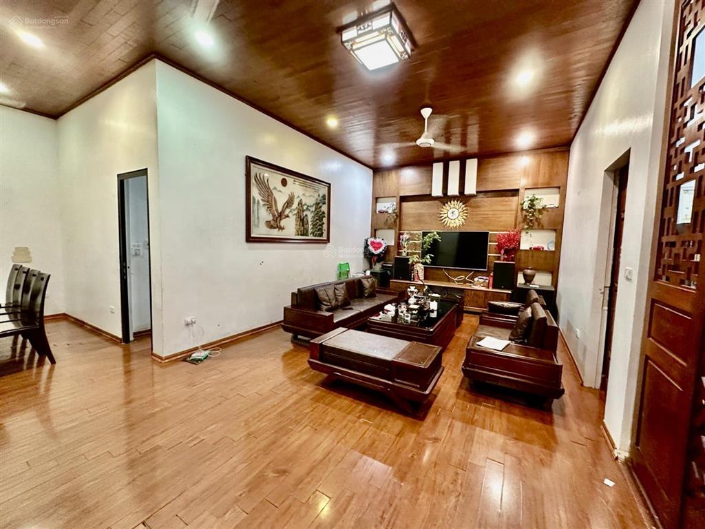 Mặt phố cao lỗ tổ 1 trục kinh doanh mt khủng 23m sẵn nhà 2 tầng sàn gỗ siêu vip. 176m² 35 tỷ có tl