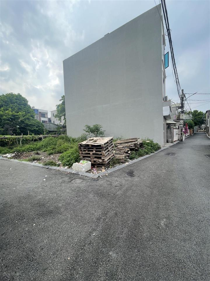 Lô góc 46m2 uy nỗ gần bến xe đông anh, giá hơn 3 tỷ mt 4,6m. ngõ ô tô thông tứ tung