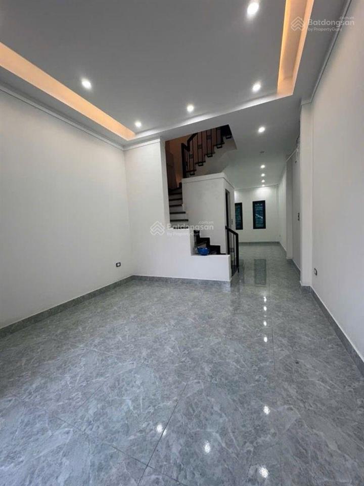 Nhà 5 tầng mới xây sẵn ở tt đông anh (cũ). oto đỗ 20m. full nội thất cơ bản. nhỉnh 4 tỷ