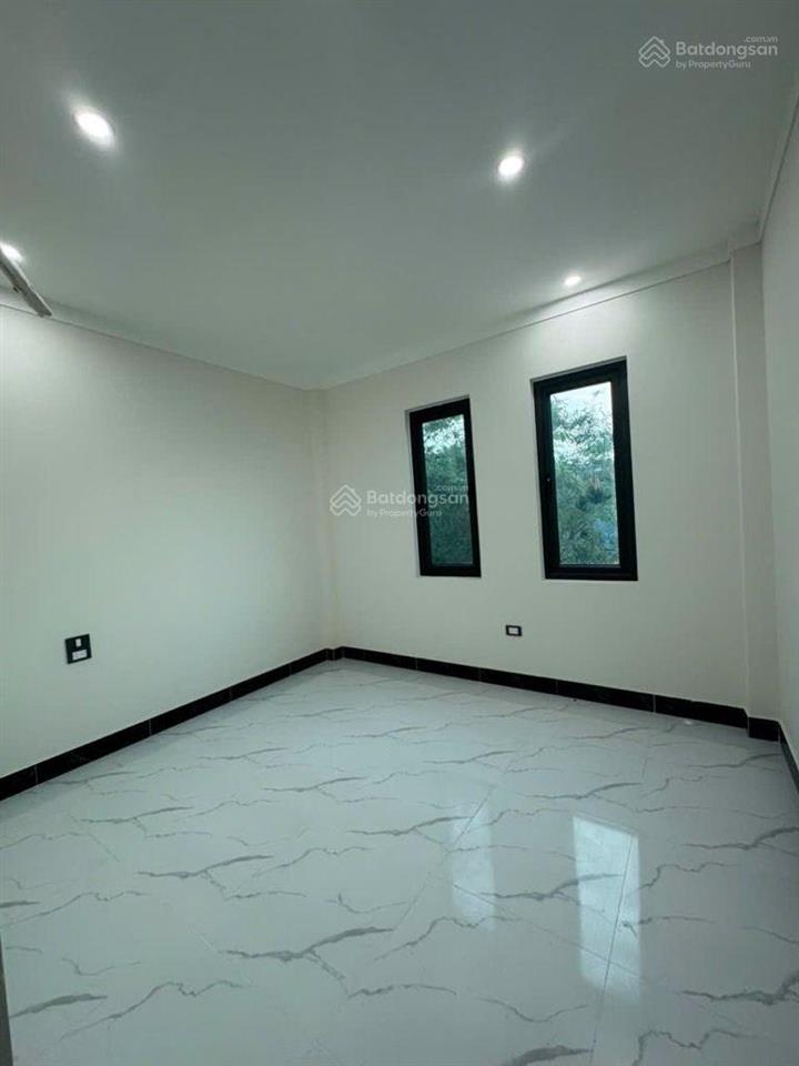 Nhà 5 tầng mới xây sẵn ở tt đông anh (cũ). oto đỗ 20m. full nội thất cơ bản. nhỉnh 4 tỷ