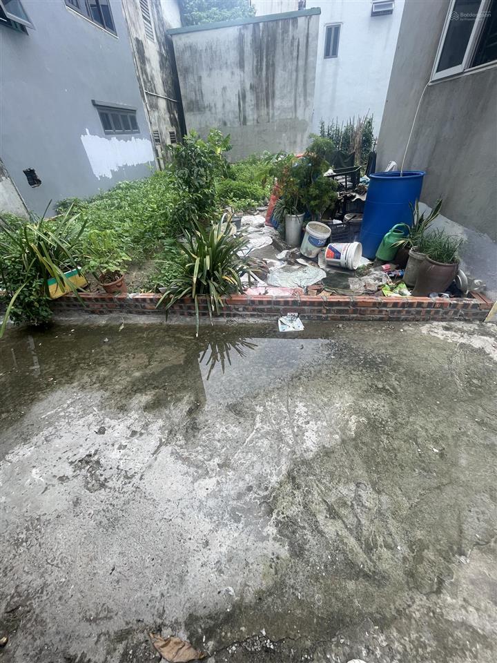 4,9 tỷ đản dị khu ẩm thực 3 bước ra mặt phố. 42m mt 5m (có tl) trung tâm đông anh. oto đỗ cửa