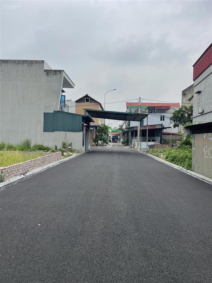 Đường 3 oto mt 5,5m thư lâm sát tt đông. hơn 4 đồng, 55m2 + 6m lk đối diện khu dãn dân. k qh