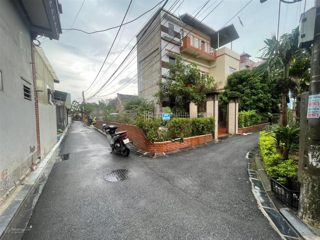 Nhà bắc hồng 3 tầng full nội thất cơ bản. hơn 40m2 giá quanh 4 tỷ. k quy hoach