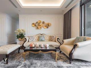 Gia đình cần bán ch, 2pn 2vs dt 61m2 giá 5tỷ, ban công đb, tòa pcc1  44 triều khúc,  0988 922 ***