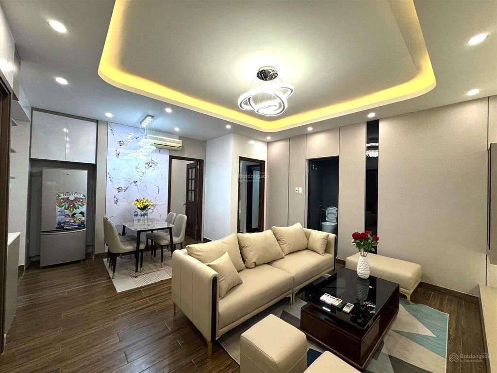 Cần bán nhanh căn hộ 3+1pn  3vs, dt 202m2 giá 9,2tỷ, view hồ rất đẹp, full nội thất,  0988 922 ***