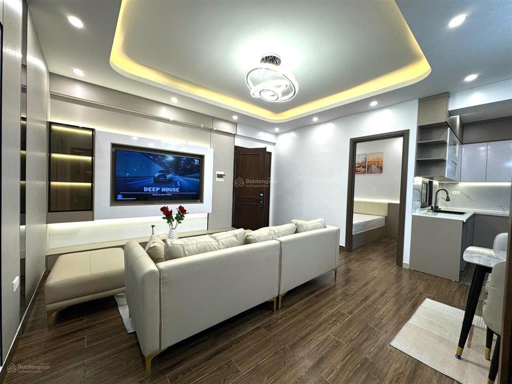 Cần bán nhanh căn hộ 3+1pn  3vs, dt 202m2 giá 9,2tỷ, view hồ rất đẹp, full nội thất,  0988 922 ***