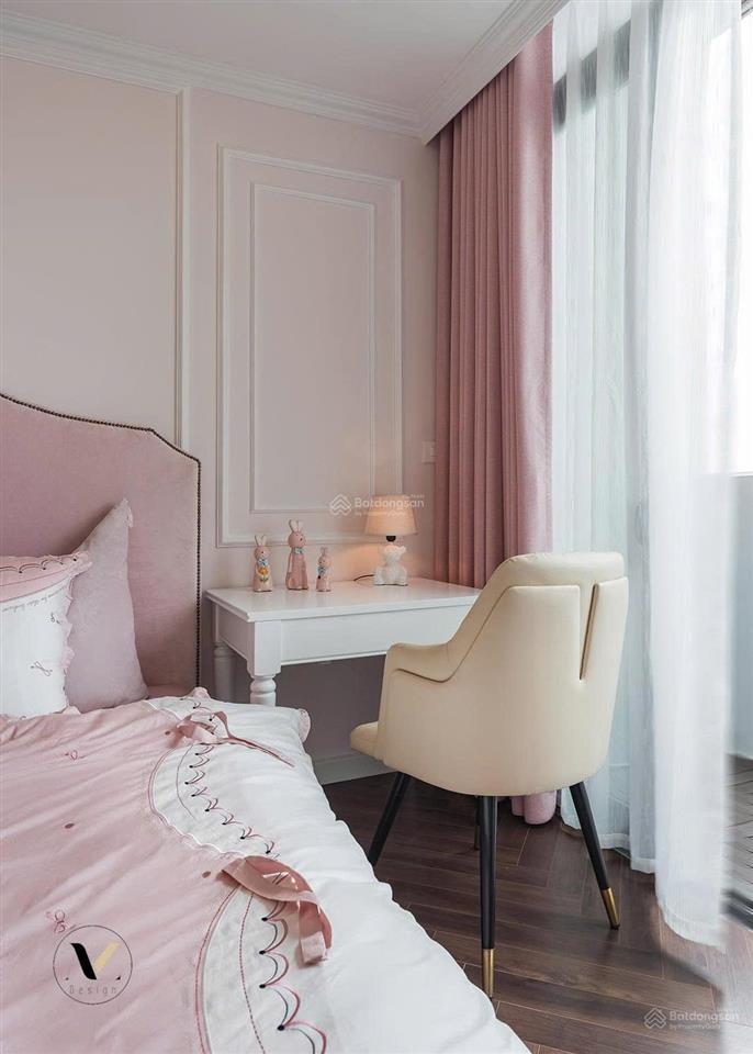 Chính chủ cần bán ch 3pn  2wc, dt 70m2, giá 6 tỷ, full nt mới, view hồ rất đẹp.  0988 922 ***