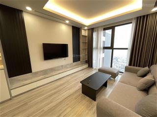 Chính chủ cần bán ch  2pn 1wc , dt 73m2 . giá 5 tỷ . toà ct2 d2 ! căn góc 3 bc !  0988 922 ***