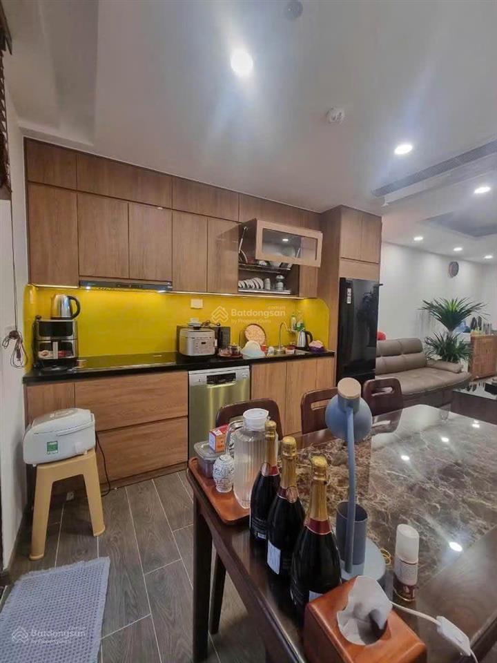 Chính chủ cần bán ch. 70,5m2,2pn2vs , giá 8 tỷ tại handico complex,33 lê văn lương, 0988 922 ***