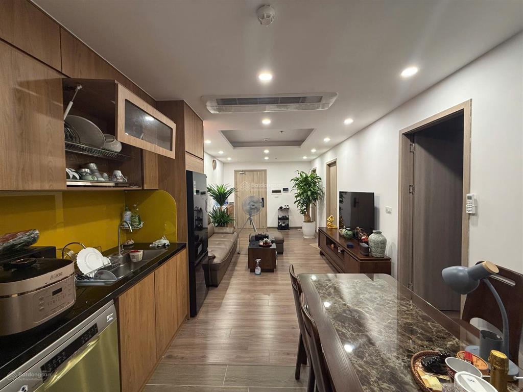 Chính chủ cần bán ch. 70,5m2,2pn2vs , giá 8 tỷ tại handico complex,33 lê văn lương, 0988 922 ***