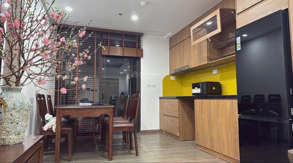 Chính chủ cần bán ch. 70,5m2,2pn2vs , giá 8 tỷ tại handico complex,33 lê văn lương, 0988 922 ***